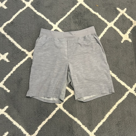 Men’s Lululemon Light Gray T.H.E Shorts - Picture 2 of 9
